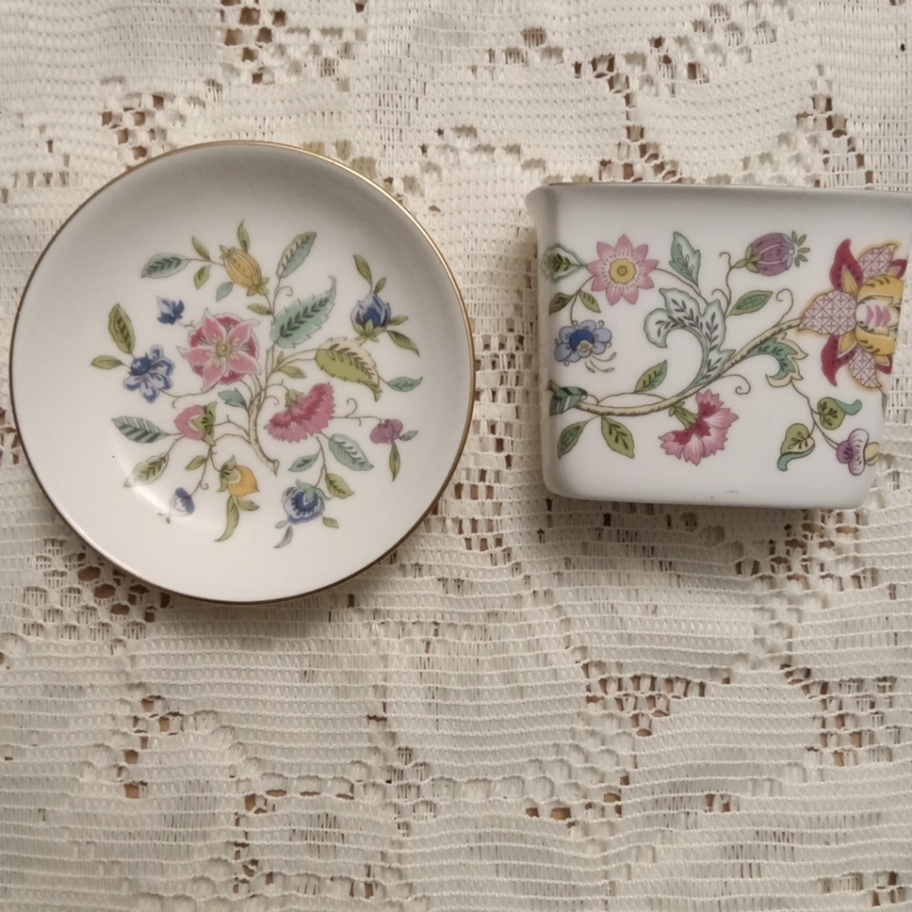 Adorable Vintage Minton Porcelian 2pc Set Floral Pattern Trinket Dish Great Cond